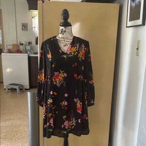Old Navy Black Floral V-Neck Long-Sleeve Mini Dress